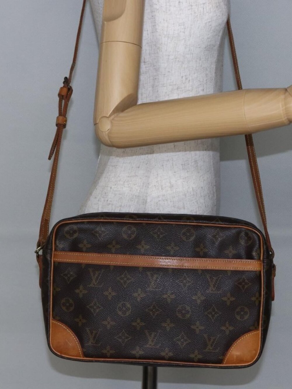 LOUIS VUITTON Monogram Trocadero 30 Shoulder Bag